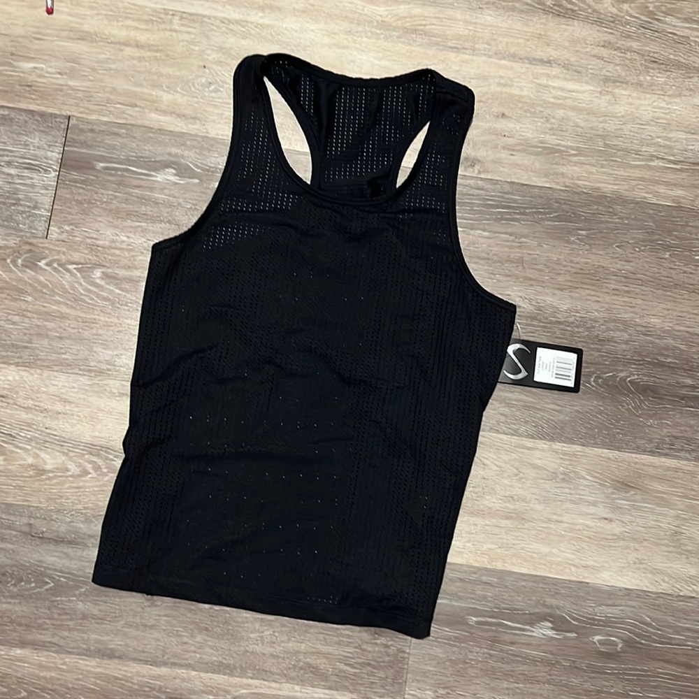 Workout top never wore!